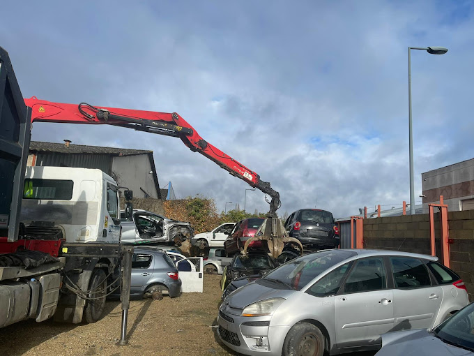 Aperçu des activités de la casse automobile GLR 12 située à ONET-LE-CHATEAU (12850)